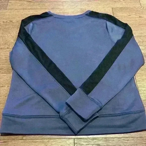 Under Armour Athleisure Top Medium - Picture 4 of 5